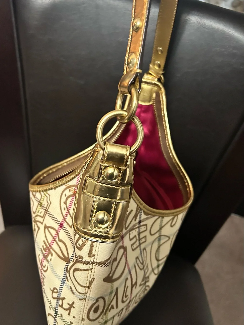 Coach hobo cream